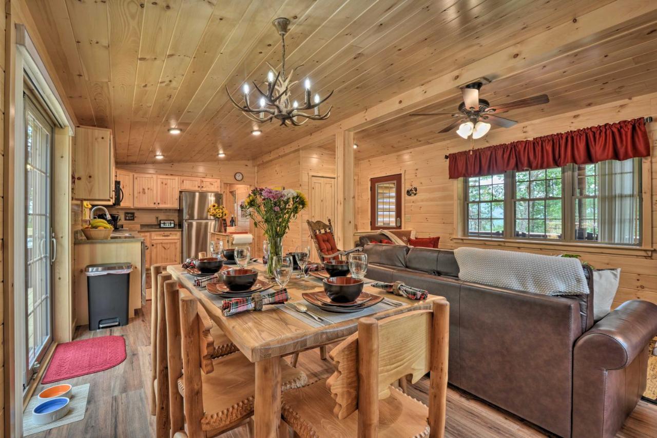 Upscale Cabin With Hot Tub And Deck In Wardensville! Exterior photo