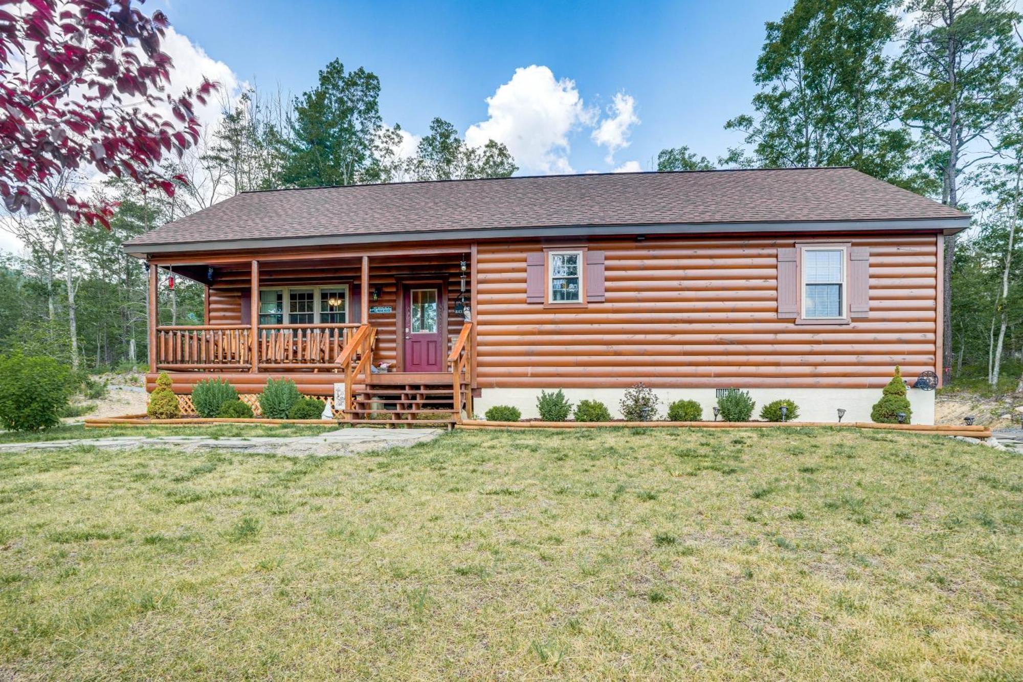 Upscale Cabin With Hot Tub And Deck In Wardensville! Exterior photo