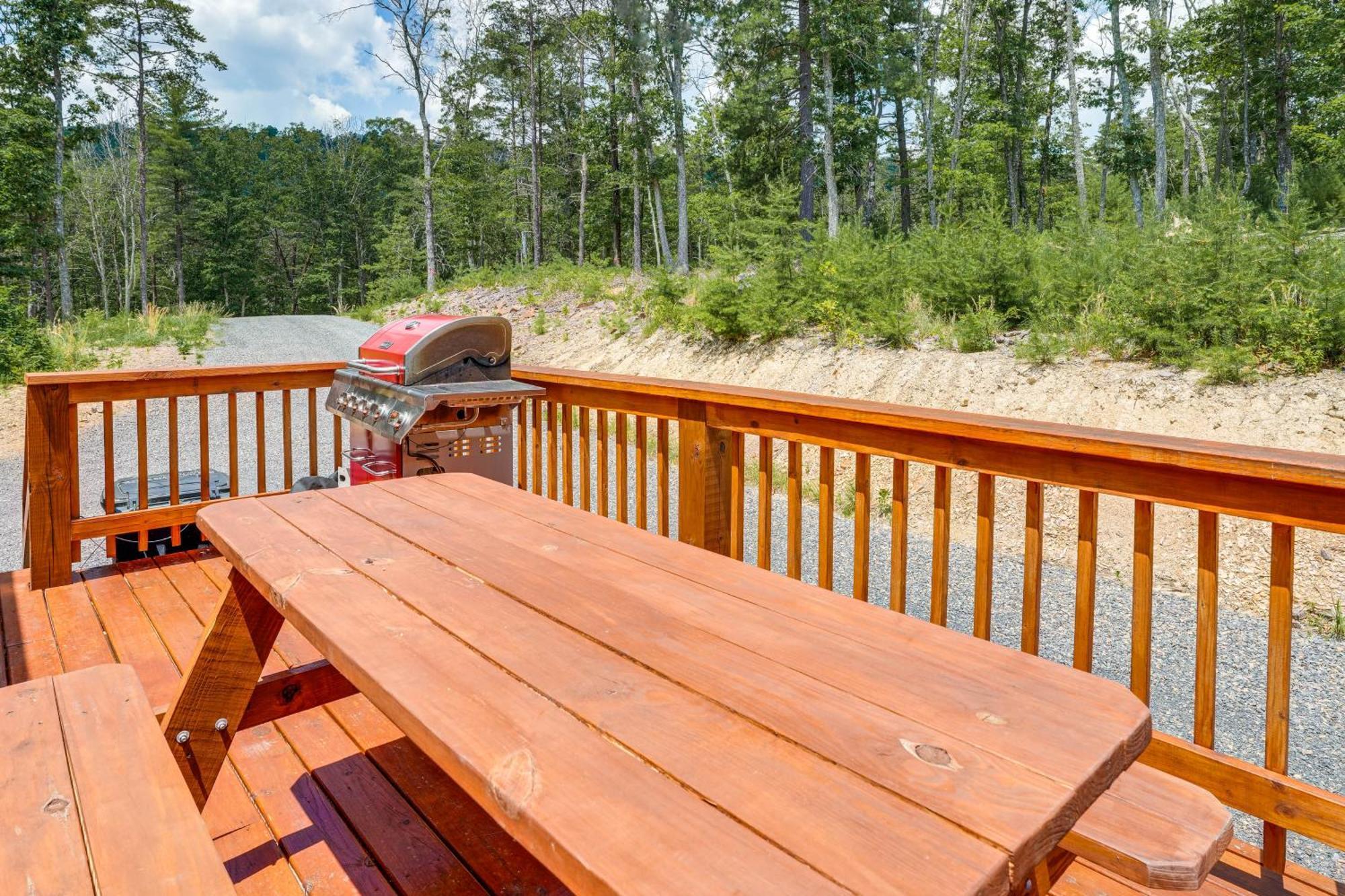 Upscale Cabin With Hot Tub And Deck In Wardensville! Exterior photo