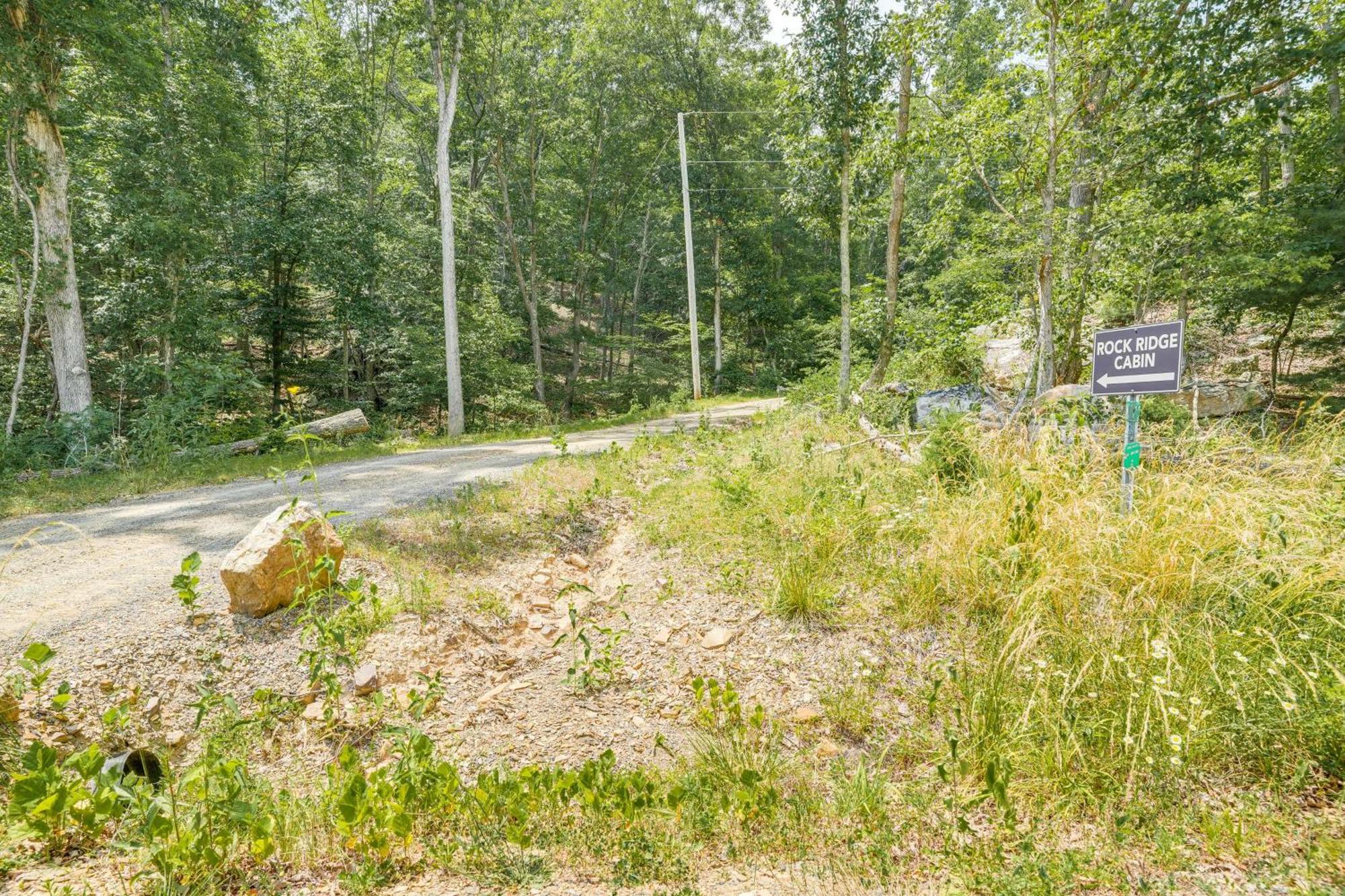 Upscale Cabin With Hot Tub And Deck In Wardensville! Exterior photo